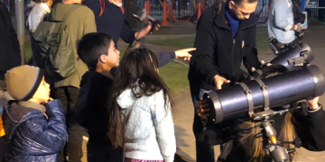 Plaza Cielo y Tierra organizó una noche especial para contemplar las estrellas