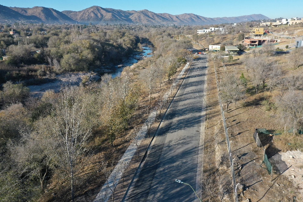 Schiaretti supervisó la pavimentación de la Costanera Interbalnearia en Carlos Paz