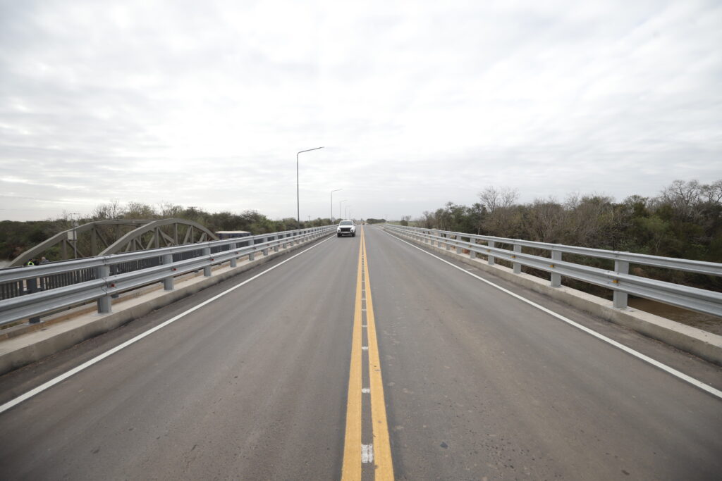 Schiaretti habilitó la pavimentación de la ruta E52 entre La Para y La Tordilla