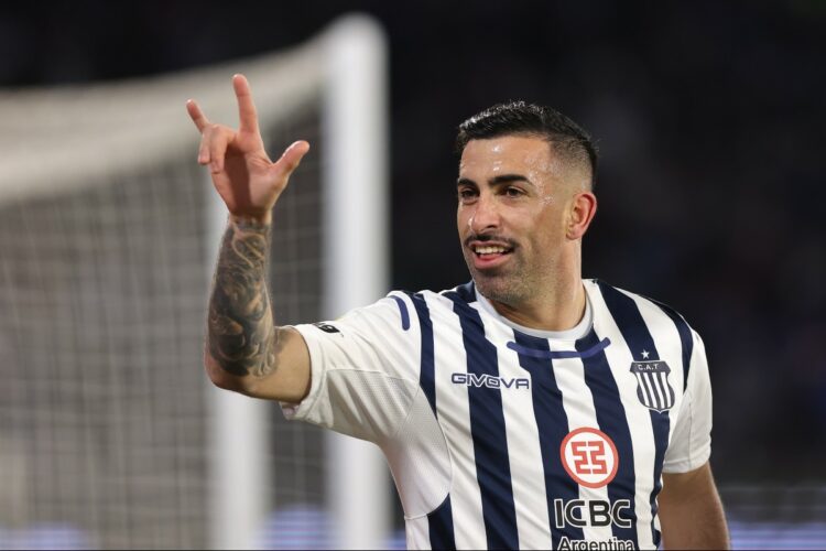 Talleres venció a Arsenal y acaricia la cima del torneo