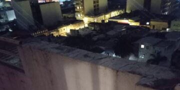 Investigan la muerte de un joven que cayó desde un décimo piso en un edificio ubicado frente a la Plaza Colón