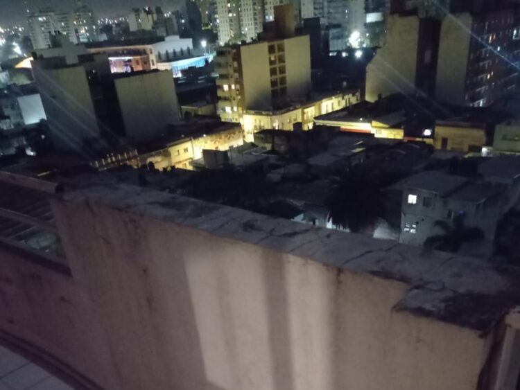 Investigan la muerte de un joven que cayó desde un décimo piso en un edificio ubicado frente a la Plaza Colón