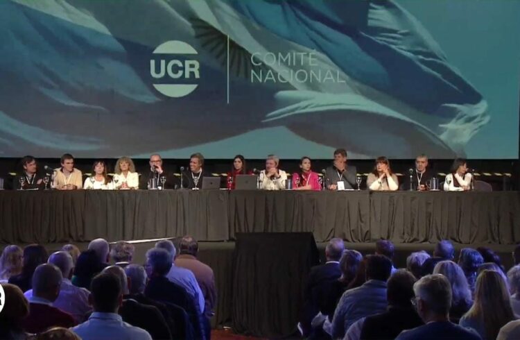 Se reúne la Convención Nacional de la UCR con eje en el debate por la ampliación de JxC