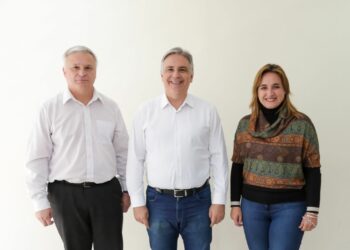 A horas de la elección provincial, Llaryora sumó a otro dirigente de Juntos por el Cambio a Hacemos Unidos por Córdoba