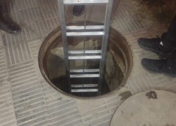 Así detuvieron a un criminal que se refugió en una alcantarilla