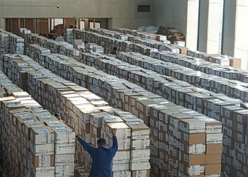 El escrutinio provisorio cerró con el 94,9% de mesas escrutadas y comenzó el repliegue de urnas