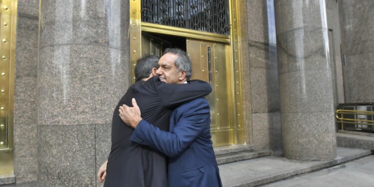 En fotos, el encuentro entre Massa y Scioli tras años de pelea y un caliente cierre de listas