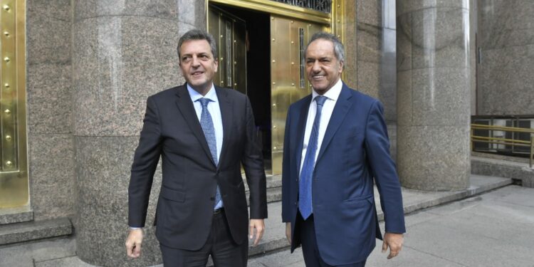 En fotos, el encuentro entre Massa y Scioli tras años de pelea y un caliente cierre de listas