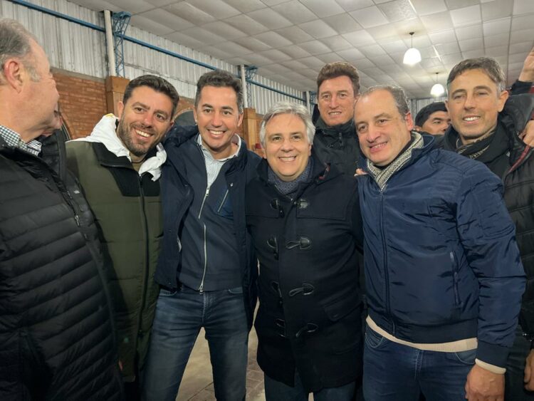 Manuel Calvo, Martín Llaryora, Ignacio García Aresca, Marco Ferace (intendente electo de Santiago Temple) y Federico García.