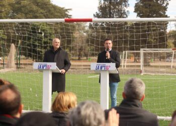 Por un boleto deportivo gratuito