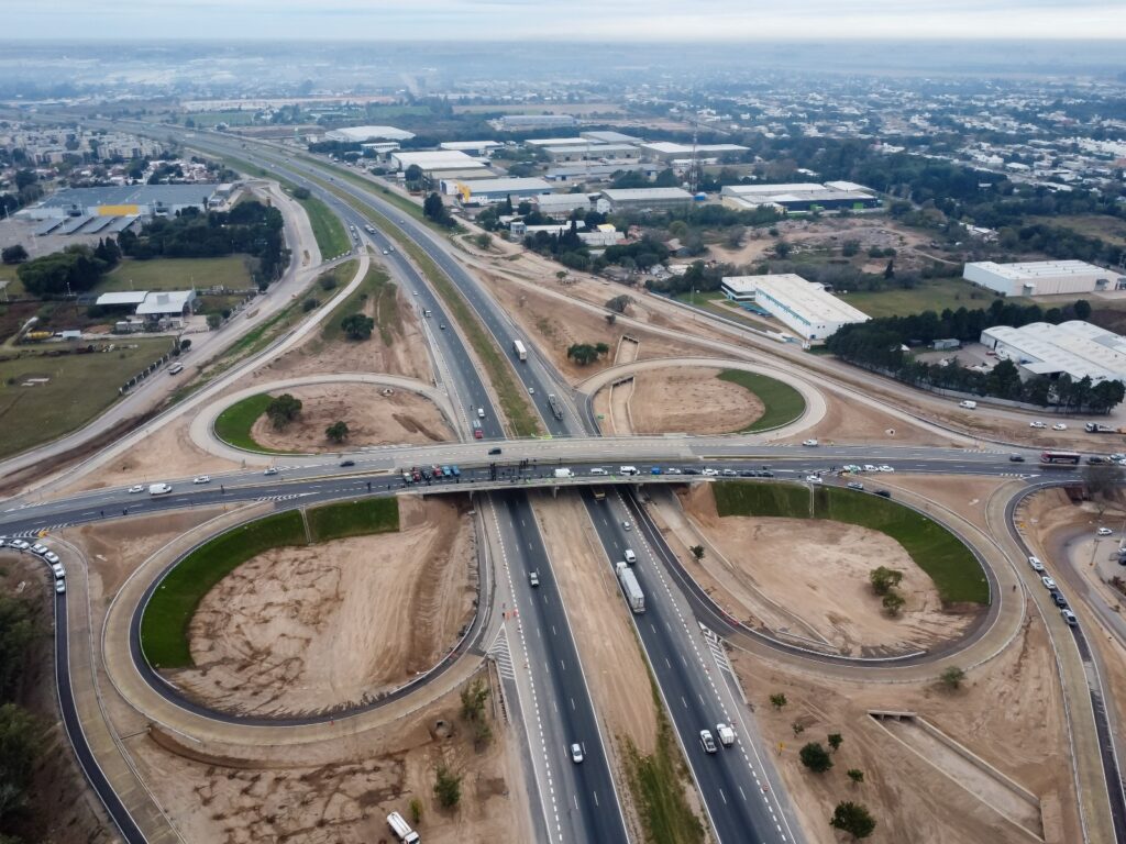 La ciudad ya cuenta con un nuevo distribuidor de tránsito en Circunvalación y Capdevila