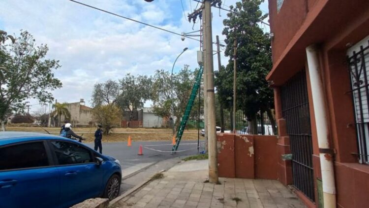 Falleció un operario que se electrocutó mientras trabajaba en altura