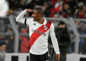 River venció a Defensa y Justicia y extendió la ventaja como único líder