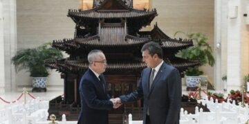 Massa concluyó su visita a China participando en el Foro Empresarial de Inversiones y Turismo