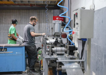 En abril el nivel de actividad industrial subió 1,7% mientras que la construcción bajó un 4%