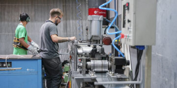 En abril el nivel de actividad industrial subió 1,7% mientras que la construcción bajó un 4%