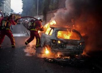 Segunda noche de disturbios por el caso de «gatillo fácil» y represión en Francia