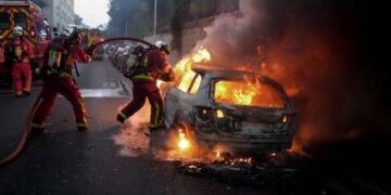 Segunda noche de disturbios por el caso de «gatillo fácil» y represión en Francia