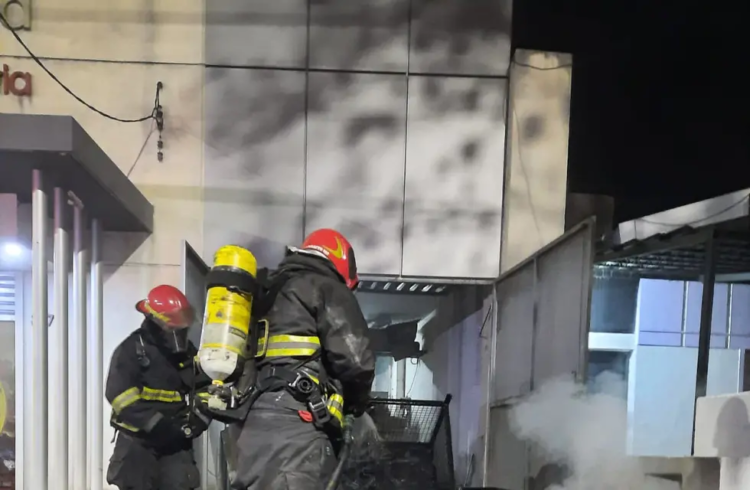 Fuego en una panadería cordobesa de Alto Verde