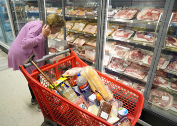 En junio, la canasta de alimentos básicos superó los $ 207.000 para una familia