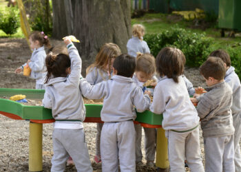 El jardín de infantes mejora las trayectorias educativas, pero faltan 24.000 aulas para dar cobertura en salas de 3, 4 y 5