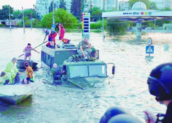Pánico por la destrucción de una represa clave en Ucrania