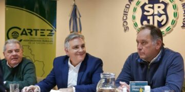 Llaryora se reunió con Cartez y ratificó su defensa al campo