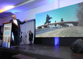 Llaryora prometió construir un viaducto elevado para agilizar el tránsito entre La Calera y Córdoba