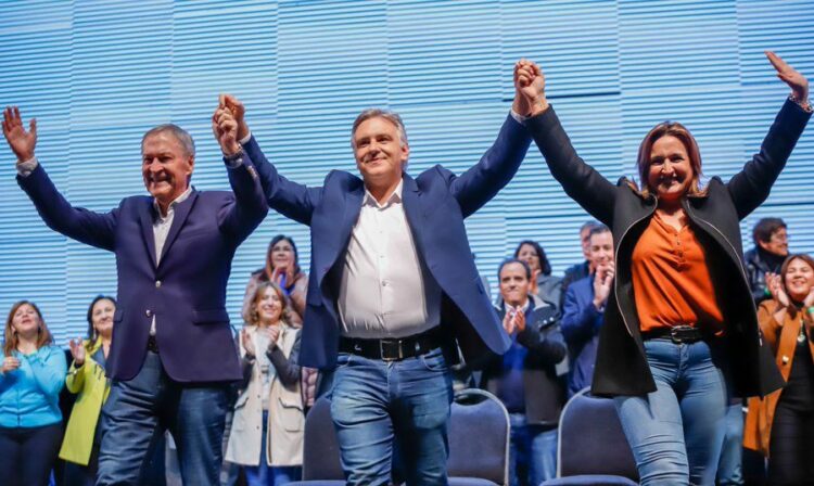 Llaryora: "Ir para adelante es elegir a los que gestionan”