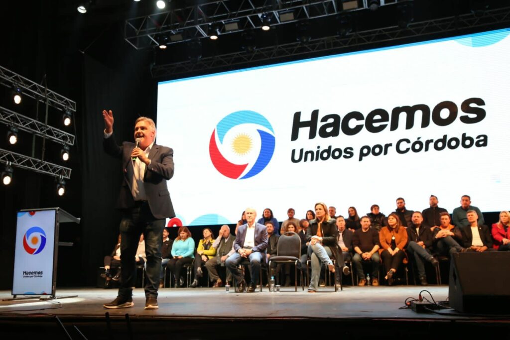 Llaryora: "Ir para adelante es elegir a los que gestionan”