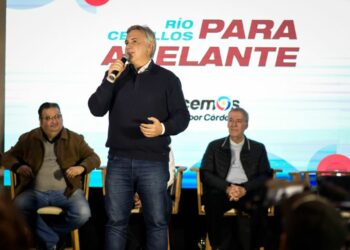 Llaryora pidió «cerrar la maldita grieta que nos conduce al fracaso»