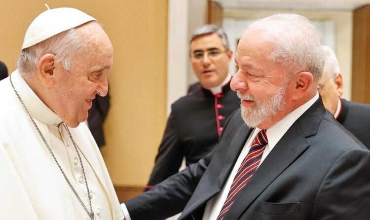 Lula se reunió con Francisco