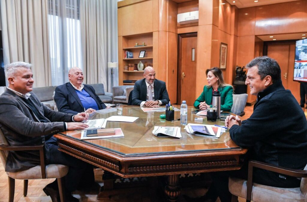 Aceitera General Deheza invertirá 54 millones de dólares para producir bioetanol Aceitera General Deheza invertirá 54 millones de dólares para producir bioetanol