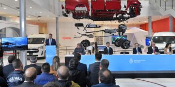 Anuncian un plan de incentivos para la producción automotriz