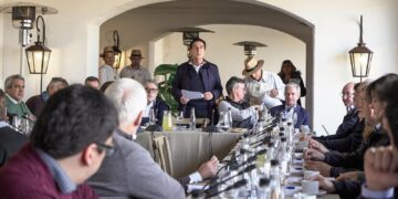 Melconian presentó su programa bimonetario