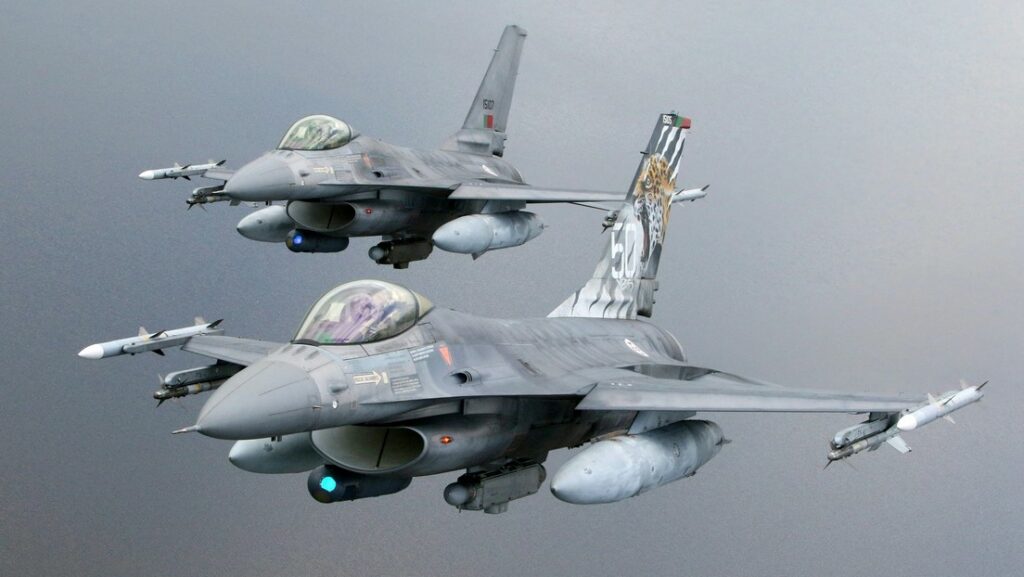 La OTAN hará maniobras aéreas