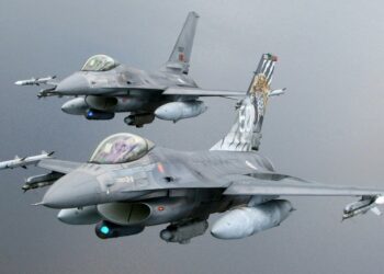 La OTAN hará maniobras aéreas