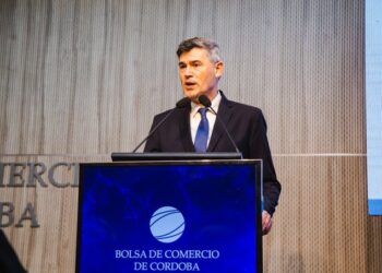 Passerini advirtió que Juez y Mestre sumaron 8.506 empleados municipales