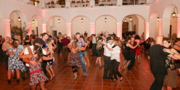 Patio Tango, una de las actividades para comenzar el fin de semana.