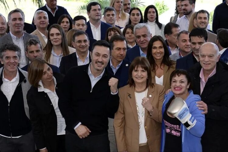 Bullrich: "Pasamos de la generación diezmada a la solución Massa"
