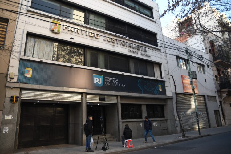 Cierre caliente de la inscripción de las alianzas para los comicios