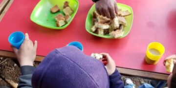 El 46% de los menores de familias pobres no almuerza y un 71% no cena