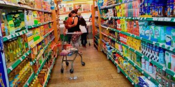 En junio, una familia necesitó $ 94.300 solamente para comer