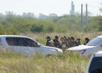 Hallan restos óseos y un dije en un río cercano a la chanchería de Sena