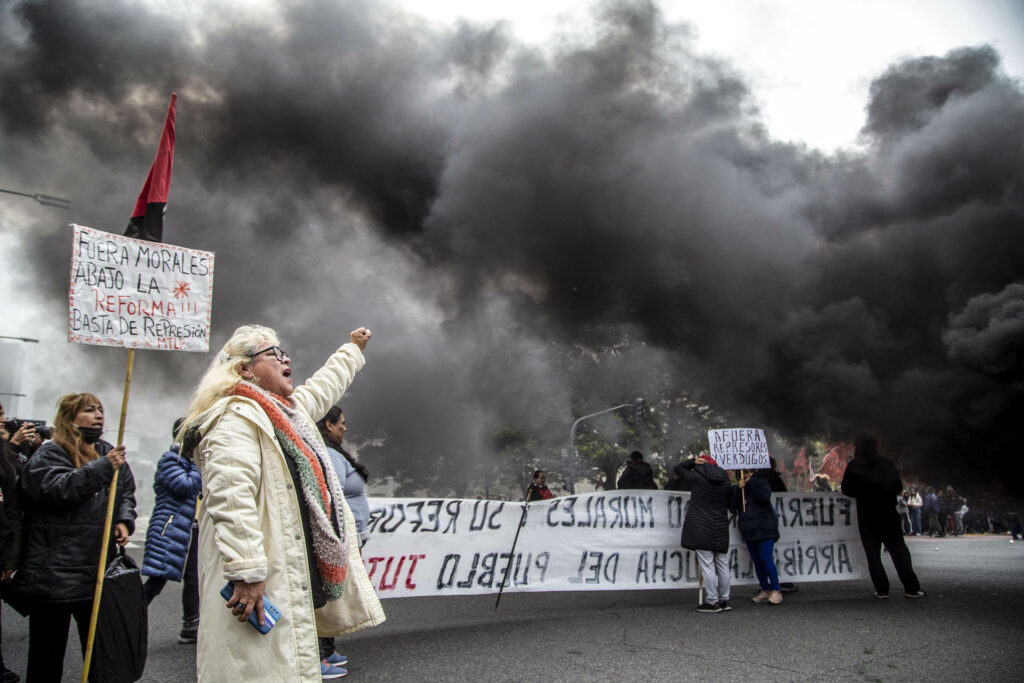 En medio de protestas y más represión, juraron la reforma de la Carta Magna en Jujuy
