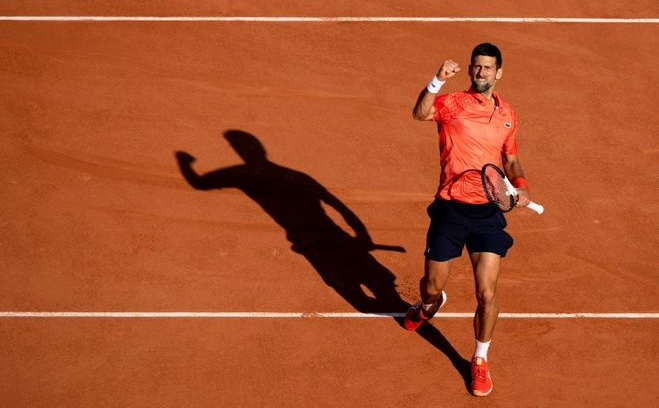 Djokovic se metió en cuartos de Roland Garros