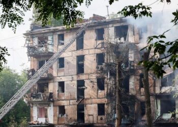 Moscú atacó con misiles la ciudad natal de Zelenski