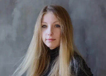 Victoria Amelina, la escritora y activista ucraniana fue gravemente herida por un misil ruso