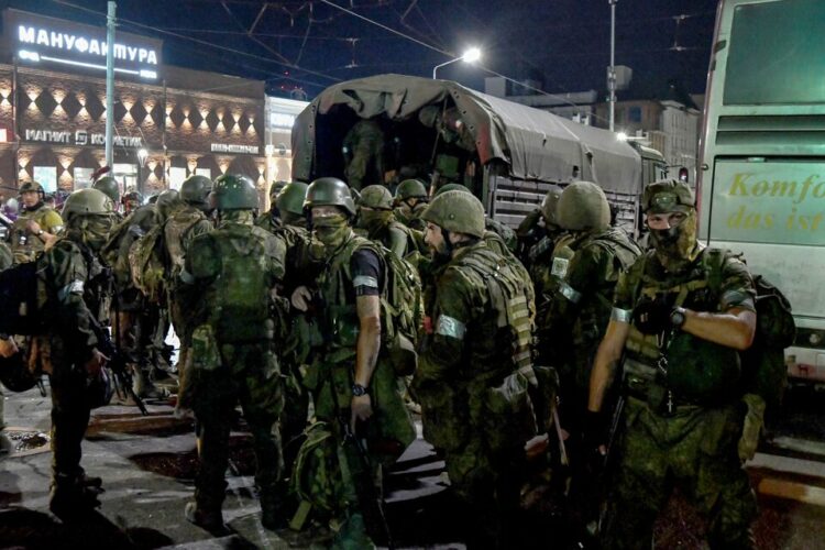 El grupo paramilitar, que se rebeló durante 24 horas, dio marcha atrás y ordenó el retorno de los combatientes a sus bases luego de mediar con el gobierno bielorruso.