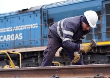 Producen durmientes plásticos para los ferrocarriles del país